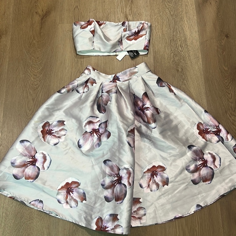 Set of a skirt and top size s